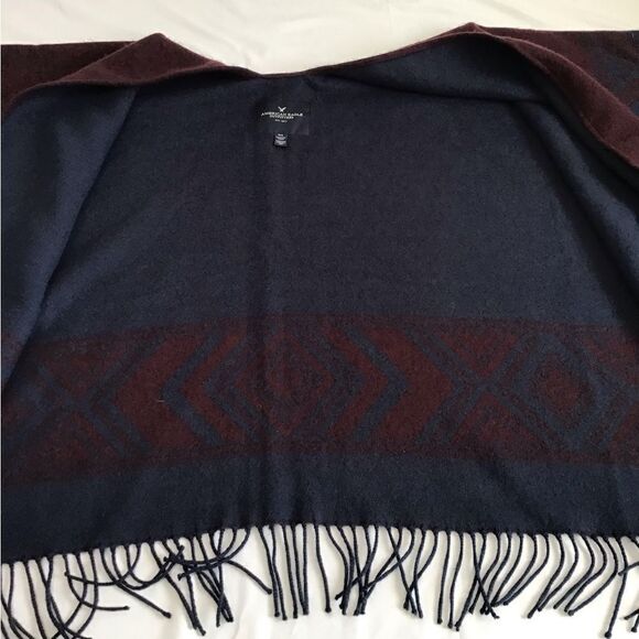 American Eagle Outfitters Southwestern Fringed Poncho Shawl One Size - Picture 4 of 9
